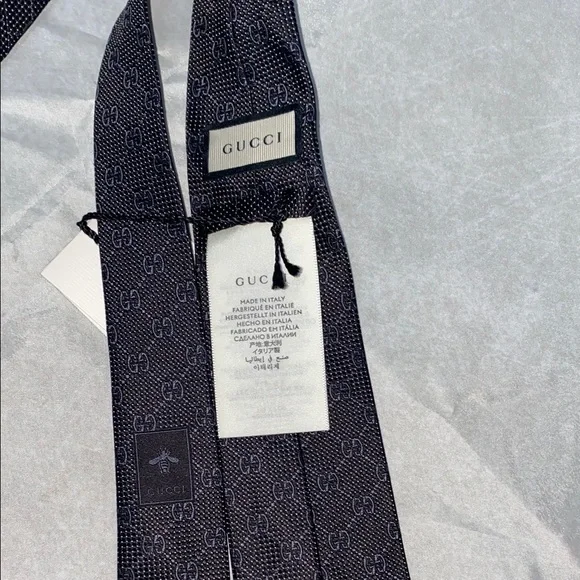 Gucci Dark Gray Geometric Men's Tie - Picture 3 of 3